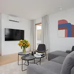Wola Ludwiki With Parking By Renters Prestige Varsovie