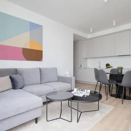 Appartement Wola Ludwiki With Parking By Renters Prestige Varsovie