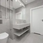 Wola Ludwiki With Parking By Renters Prestige Βαρσοβία